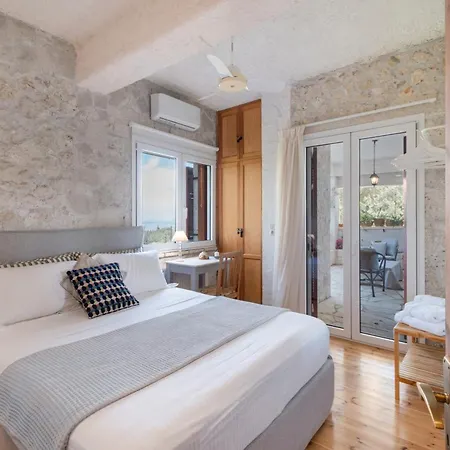 Stone House In Katouna With Garden Ferienhaus