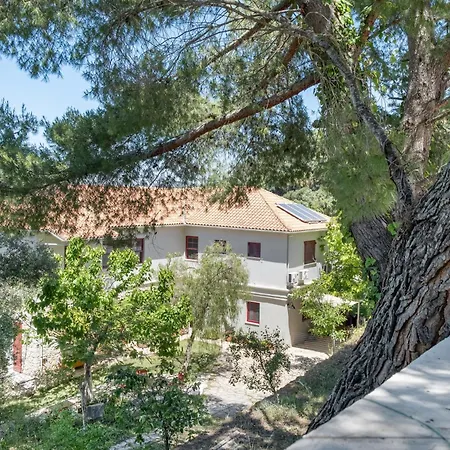 Stone House In Katouna With Garden Casa vacanze *