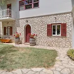 Stone House In Katouna With Garden Holiday home *
