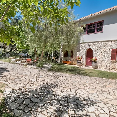 Feriehus Stone House In Katouna With Garden