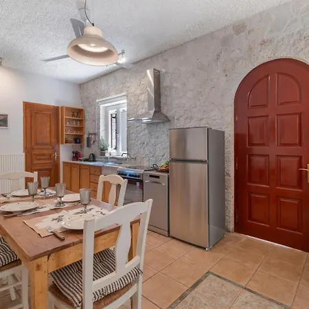 Stone House In Katouna With Garden