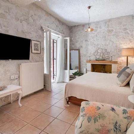 Stone House In Katouna With Garden Feriehus Lefkáda