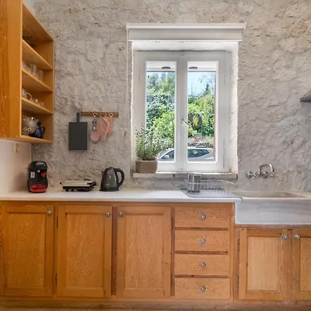 Stone House In Katouna With Garden *
