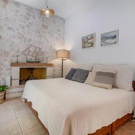 Ferienhaus Stone House In Katouna With Garden *