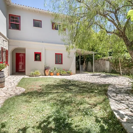 Ferienhaus Stone House In Katouna With Garden *
