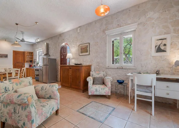 Hébergement de vacances Stone House In Katouna With Garden Lefkáda