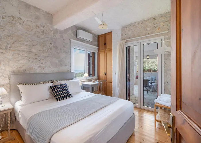 Stone House In Katouna With Garden Hébergement de vacances