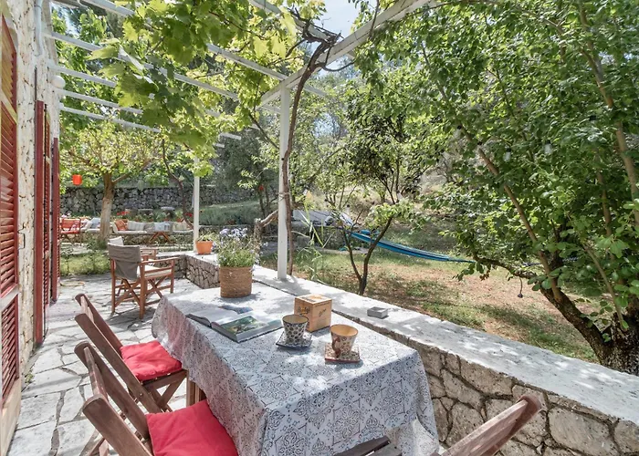 Hébergement de vacances Stone House In Katouna With Garden *